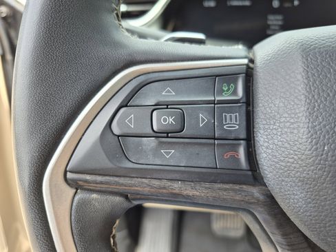 Used 2023 Jeep Grand Cherokee L Limited image 25