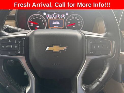 Used 2021 Chevrolet Suburban Premier w/ Premium Package AWD/4WD image 4