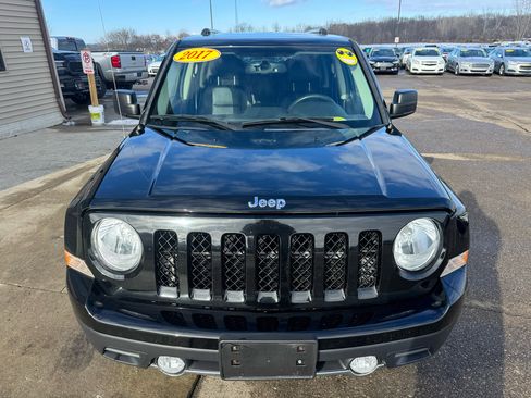 Used 2017 Jeep Patriot High Altitude image 2