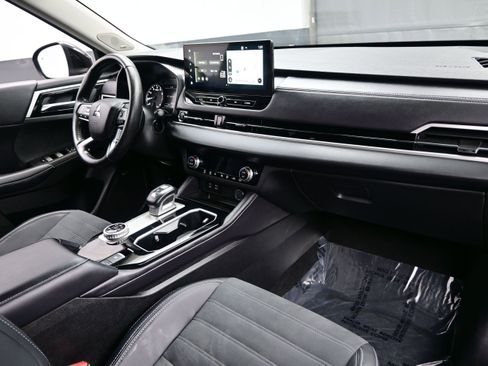 Used 2025 Mitsubishi Outlander SE AWD/4WD image 15