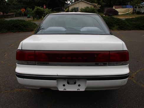 Used 1993 Subaru Legacy L FWD image 10