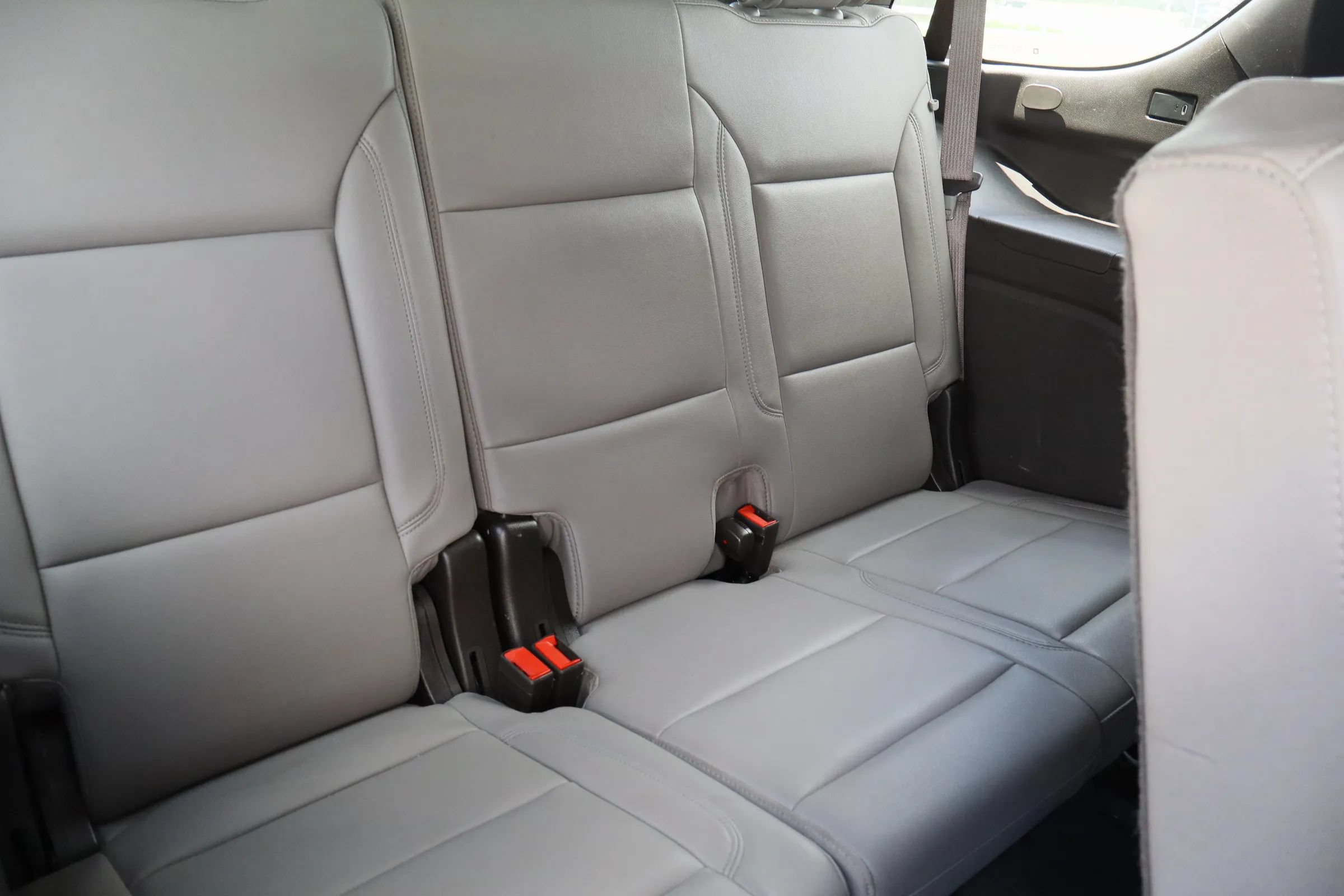 Used 2025 Chevrolet Tahoe LT RWD image 27