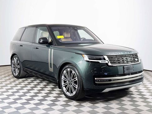 Used 2023 Land Rover Range Rover SE AWD/4WD image 3