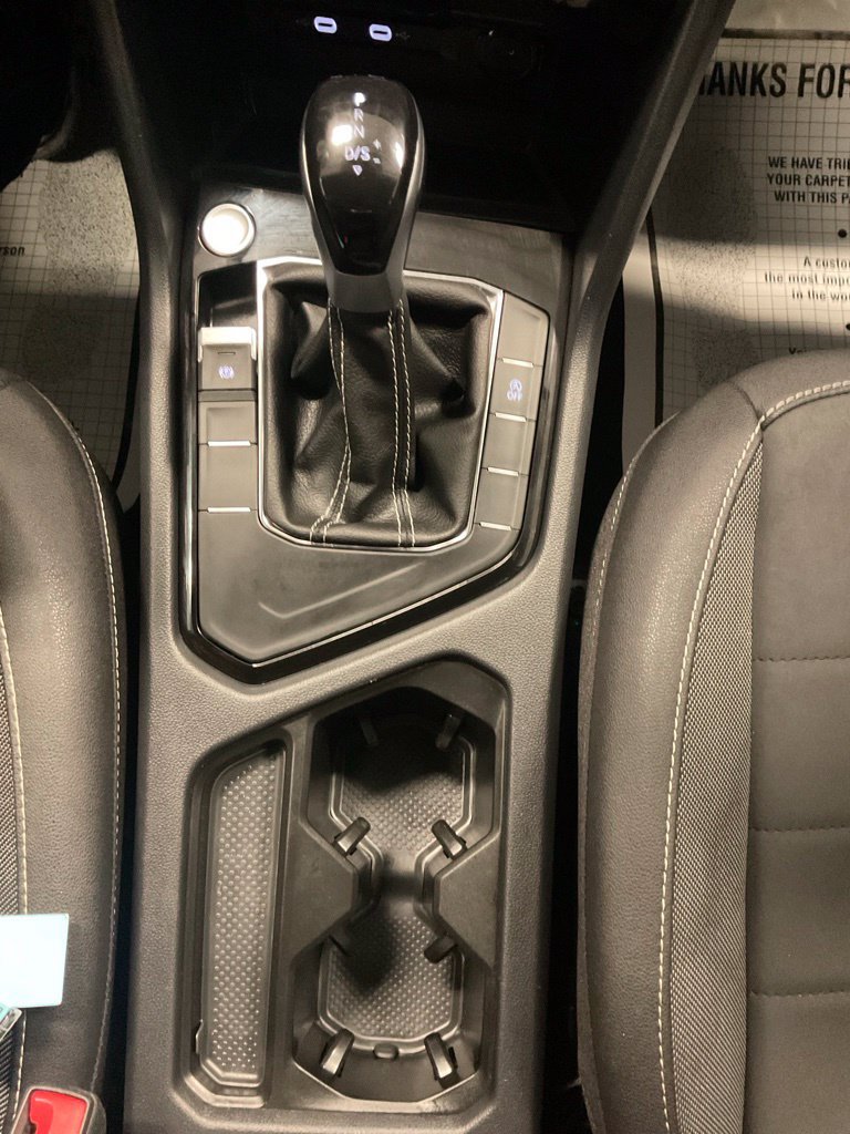 Used 2024 Volkswagen Taos SE w/ MDO Package FWD image 24