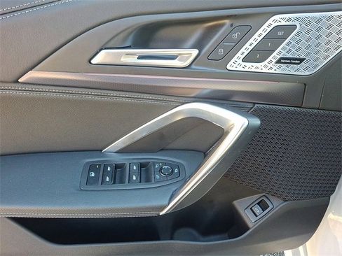 Used 2023 BMW X1 xDrive28i w/ Premium Package image 12