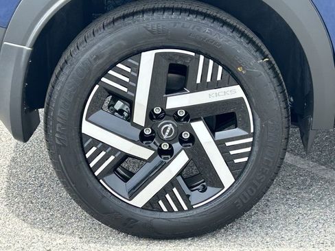 New 2026 Nissan Kicks SV w/ SV Premium Package image 7