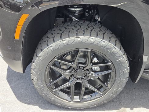 New 2026 Chevrolet Tahoe LS w/ LS Custom Edition AWD/4WD image 4