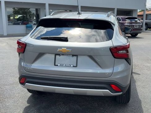 Used 2024 Chevrolet Trax LT w/ Driver Confidence Package FWD image 6
