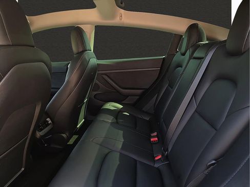Used 2022 Tesla Model 3 image 9