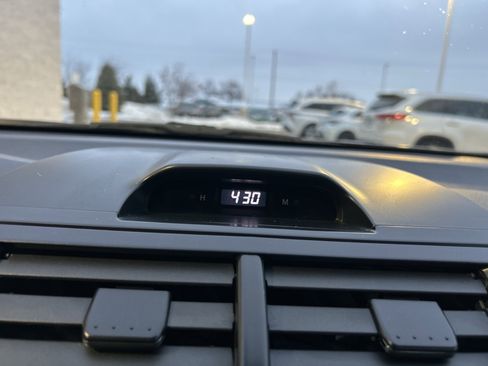 Used 2013 Toyota Camry XLE image 25