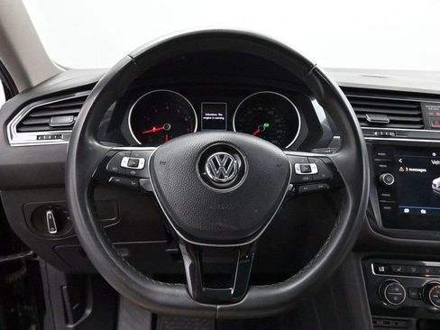 Used 2020 Volkswagen Tiguan SE w/ Panoramic Sunroof Package FWD image 15