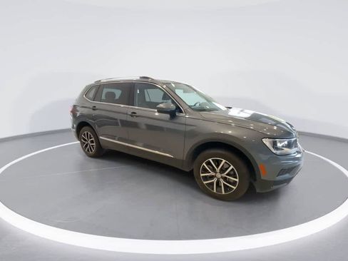Used 2021 Volkswagen Tiguan SE AWD/4WD image 2