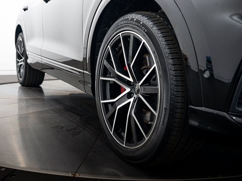 Certified 2022 Audi Q8 Premium Plus AWD/4WD image 23