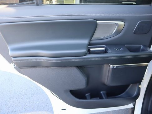 New 2025 Ford Expedition Platinum w/ Driver's Package image 17