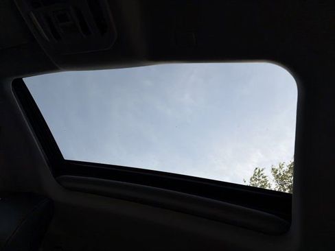 Used 2022 Toyota Highlander XLE image 26