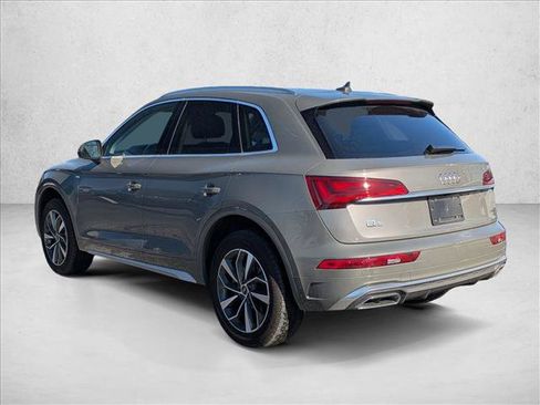 Used 2023 Audi Q5 2.0T Premium w/ Convenience Package image 7