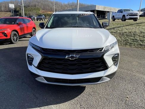 New 2026 Chevrolet Blazer LT w/ Convenience Package AWD/4WD image 2