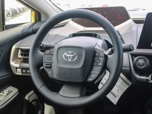 New 2026 Toyota Prius Plug-In Hybrid FWD image 18