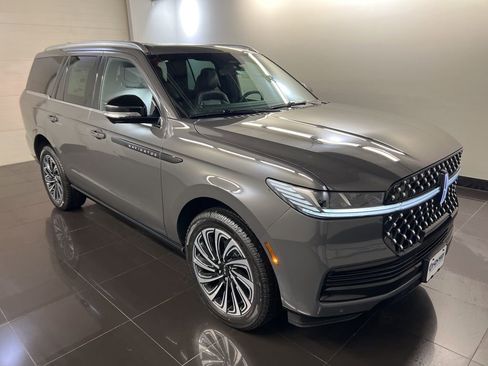 New 2026 Lincoln Navigator Black Label AWD/4WD image 1
