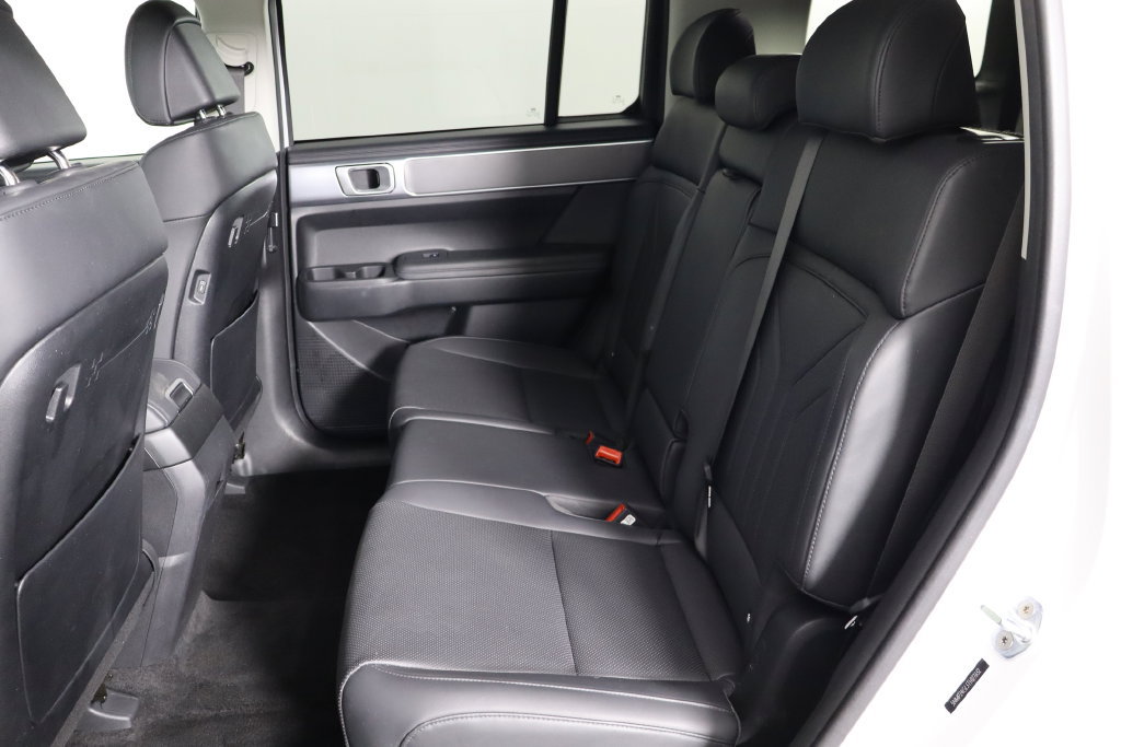 Used 2026 Hyundai Santa Fe SEL FWD image 16