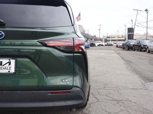 Used 2021 Toyota Sienna LE image 15