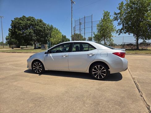 Used 2019 Toyota Corolla SE FWD image 5