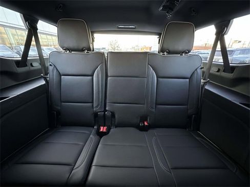 Used 2024 Chevrolet Suburban Premier w/ Premium Package image 31