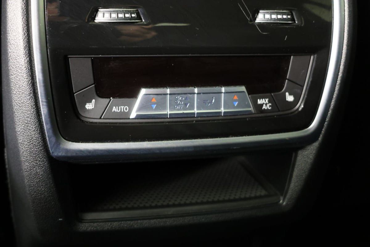 Used 2022 BMW X6 M50i w/ Executive Package AWD/4WD image 33