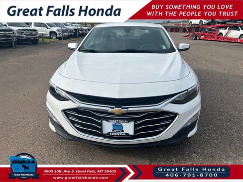Used 2022 Chevrolet Malibu LT FWD image 2