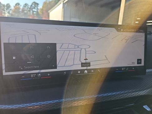 New 2025 BMW 330i xDrive Sedan w/ Premium Package image 24