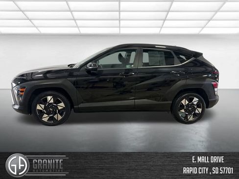 Used 2025 Hyundai Kona SEL FWD image 3