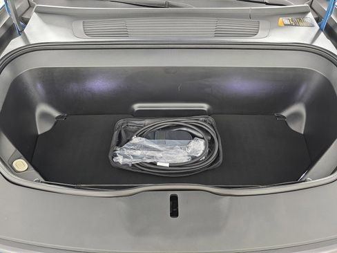 Used 2023 Rivian R1S Adventure AWD/4WD image 14