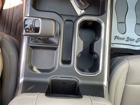 Used 2023 GMC Sierra 1500 SLT w/ SLT Premium Plus Package AWD/4WD image 14