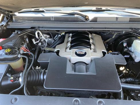 Used 2019 Cadillac Escalade Premium Luxury AWD/4WD image 33