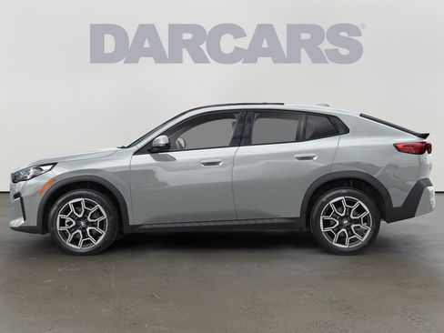 New 2026 BMW X2 xDrive28i w/ Technology Package AWD/4WD image 2