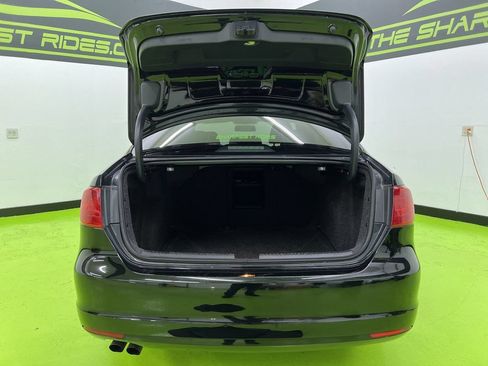 Used 2013 Volkswagen Jetta SE FWD image 9