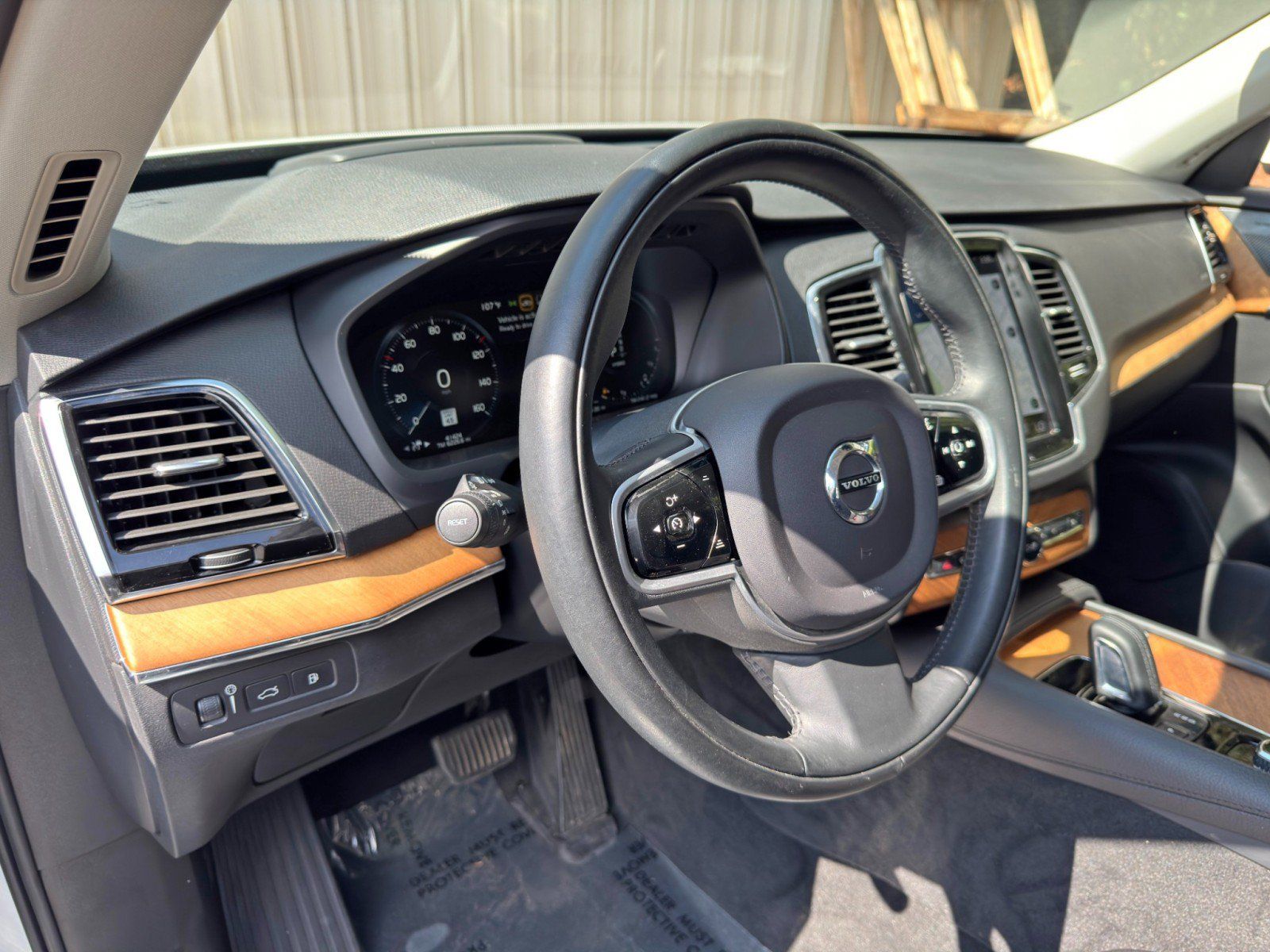 Used 2021 Volvo XC90 T8 Inscription Expression w/ Advanced Package AWD/4WD image 11