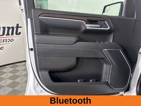 Used 2025 GMC Sierra 1500 SLT image 9