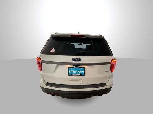 Used 2018 Ford Explorer XLT w/ Equipment Group 202A image 7