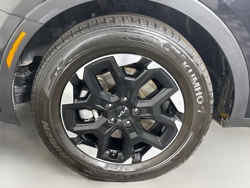 Used 2024 Kia Sorento S image 38