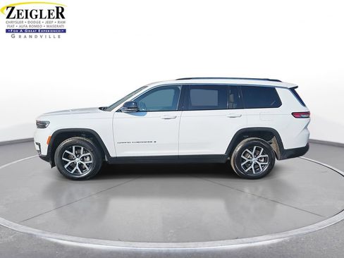 Used 2023 Jeep Grand Cherokee L Limited w/ Luxury Tech Group II image 8