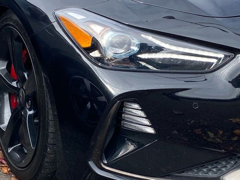 Used 2021 Genesis G70 3.3T w/ Sport Package image 3