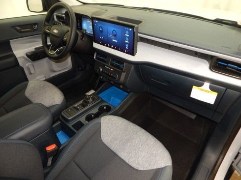 New 2025 Ford Maverick XLT image 18