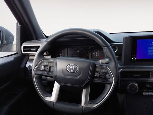 Used 2025 Toyota 4Runner SR5 AWD/4WD image 12