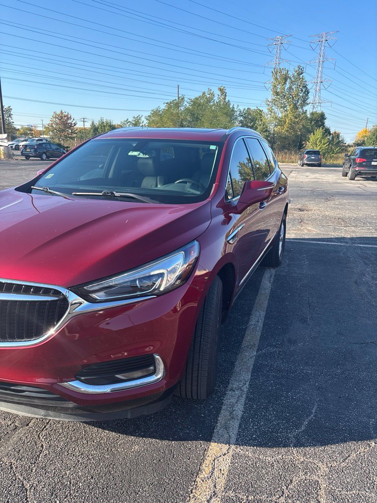 Used 2020 Buick Enclave Essence w/ Sound and Sites Package AWD/4WD image 2
