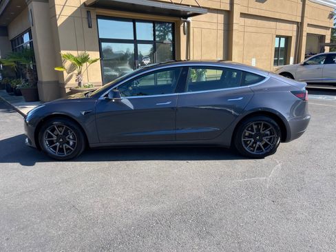 Used 2020 Tesla Model 3 Standard Range Plus image 7