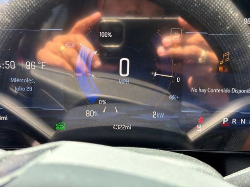 Used 2026 Chevrolet Equinox EV RS FWD image 4