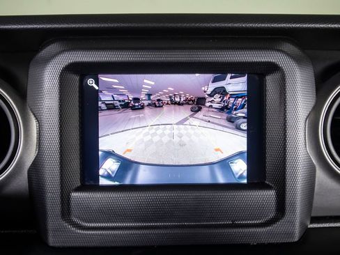 Used 2023 Jeep Gladiator Sport AWD/4WD image 27