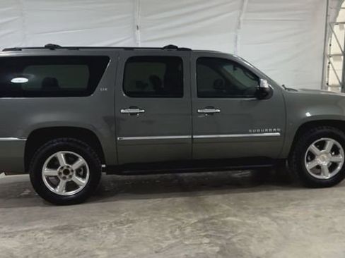 Used 2011 Chevrolet Suburban LTZ image 9