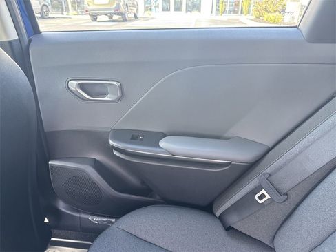 New 2025 Kia K4 LXS image 24